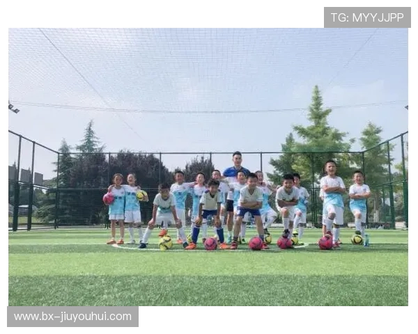 于田万方足球场盛大活动举行全民健身激情开启乡村振兴新篇章 于田万方足球场盛大活动举行全民健身激情开启乡村振兴新篇章